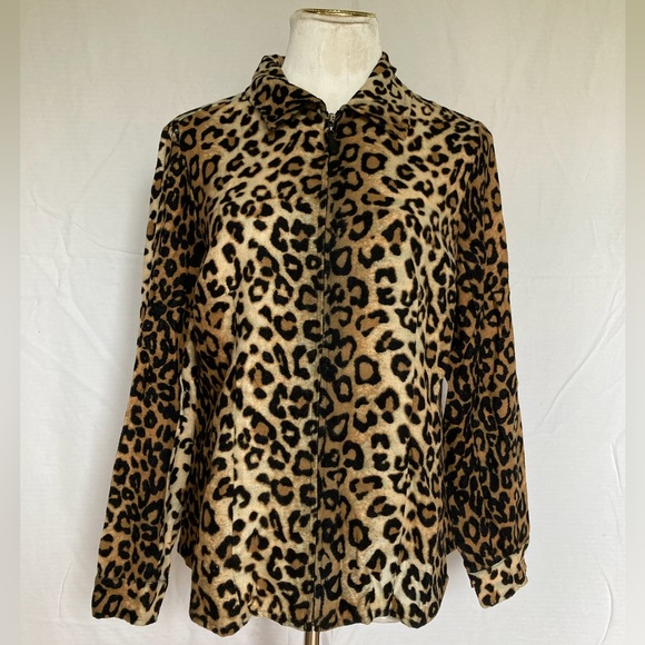 Westbound Jackets & Blazers - Westbound cheetah print fake fur zip up Women’s coat